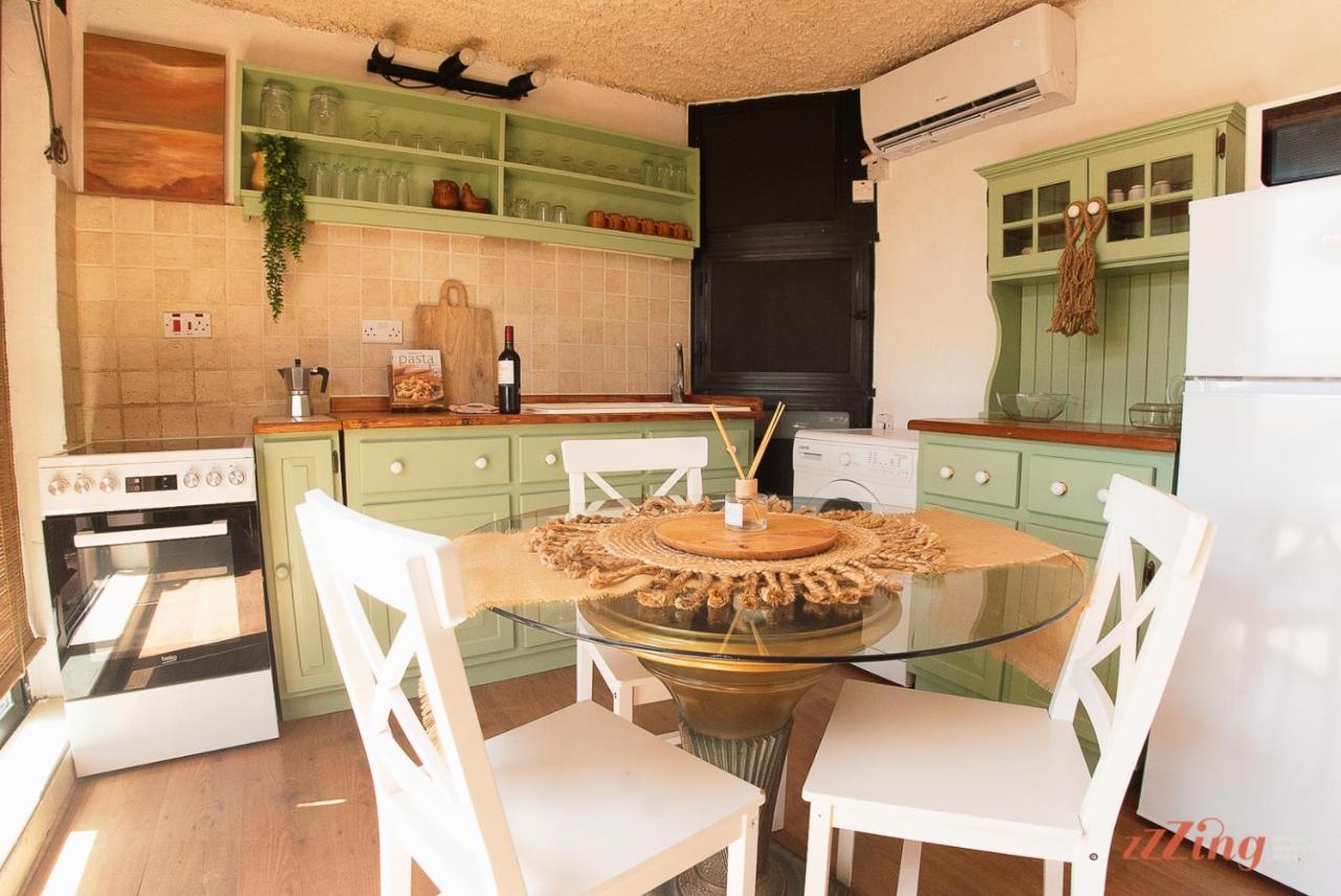 A Holiday Home Duplex In A Gozo Village Square Victoria Esterno foto